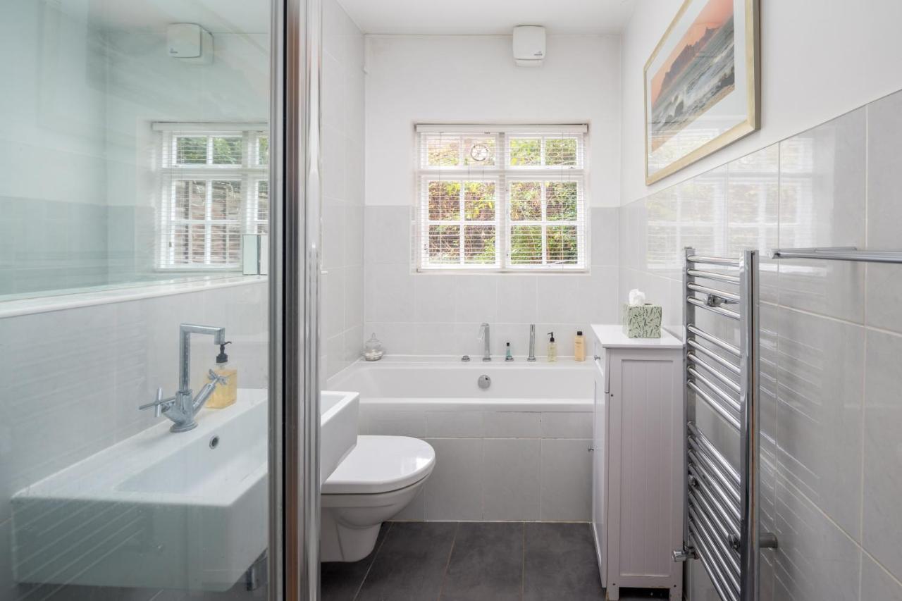 Charming 2Br Flat With Patio In Hammersmith Лондон Екстер'єр фото
